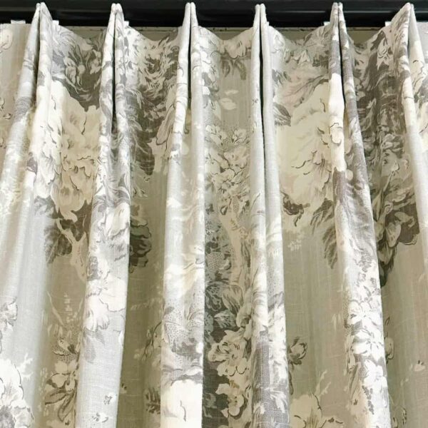 Calla drapes in linen-rayon fabric with 2-fold pleat