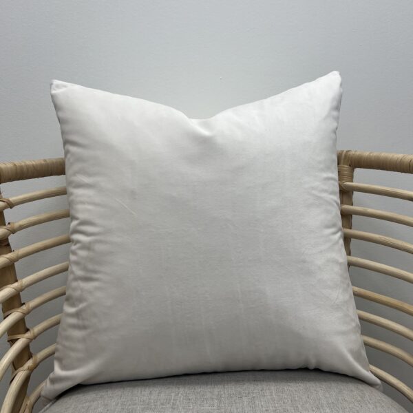 Valvet White